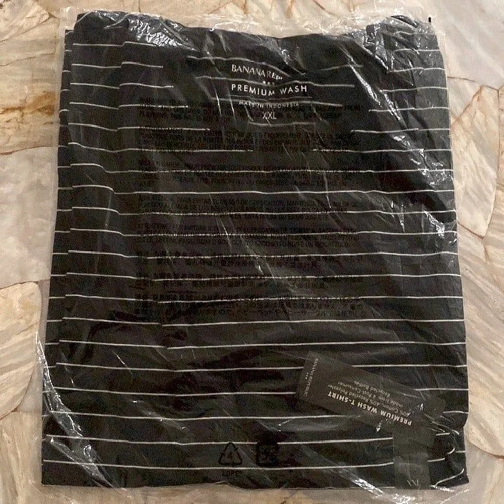 Banana Republic PREMIUM WASH T-SHIRT  Navy with White Stripes  XL